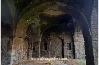 Kalavantin Vada inside
