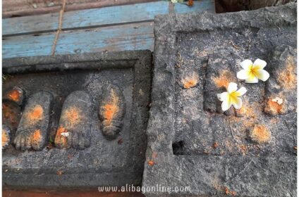 Bhowale Datta Temple - footprints