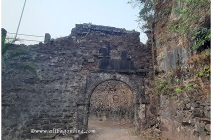Revdanda Fort - Entry